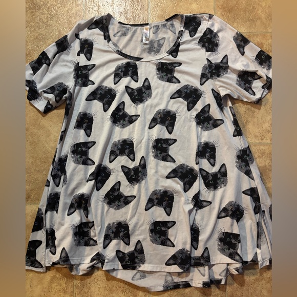 LuLaRoe flowy top - Picture 1 of 1